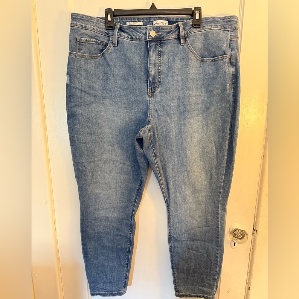 Ava & Viv Distressed Skinny Jeans with Stretch and Tapered Fit Size 20